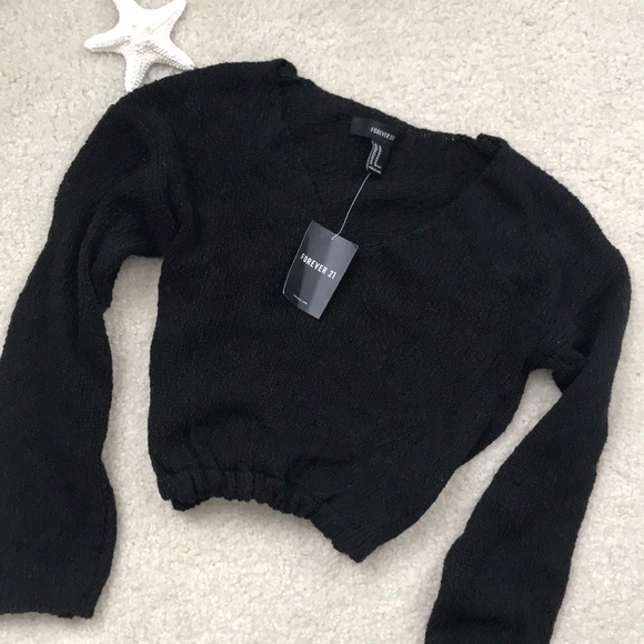 Forever 21 Sweaters - F21 CROP SWEATER BLACK LONG SLEEVE CUTE